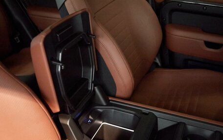 Land Rover Defender II, 2025 год, 26 900 000 рублей, 17 фотография