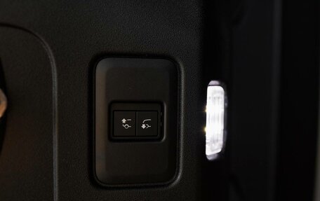 Land Rover Defender II, 2025 год, 26 900 000 рублей, 25 фотография