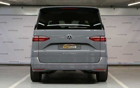 Volkswagen Multivan, 2022 год, 4 500 000 рублей, 6 фотография