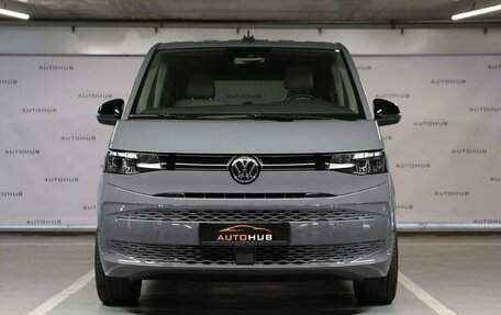 Volkswagen Multivan, 2022 год, 4 500 000 рублей, 2 фотография