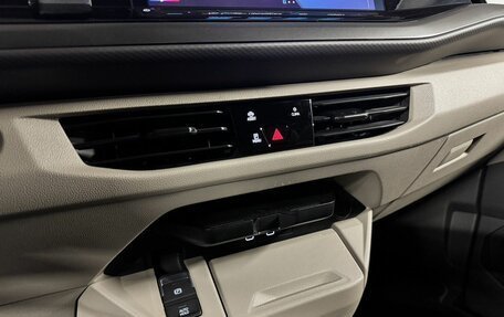 Volkswagen Multivan, 2022 год, 4 500 000 рублей, 18 фотография