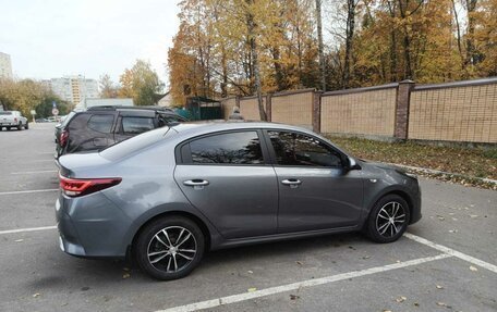 KIA Rio IV, 2020 год, 1 780 000 рублей, 4 фотография
