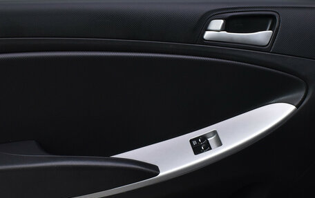 Hyundai Solaris II рестайлинг, 2013 год, 755 000 рублей, 8 фотография