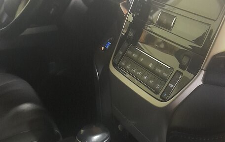 Toyota Land Cruiser 200, 2019 год, 6 990 000 рублей, 10 фотография