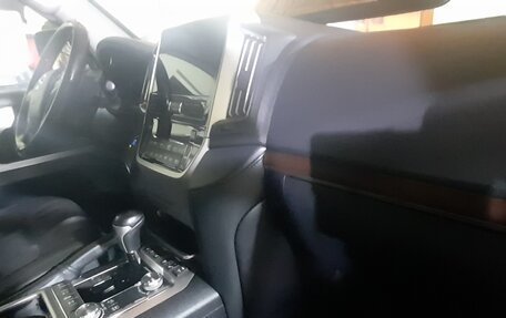 Toyota Land Cruiser 200, 2019 год, 6 990 000 рублей, 3 фотография