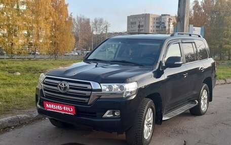 Toyota Land Cruiser 200, 2019 год, 6 990 000 рублей, 13 фотография