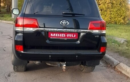 Toyota Land Cruiser 200, 2019 год, 6 990 000 рублей, 8 фотография