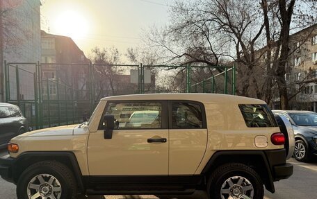 Toyota FJ Cruiser, 2022 год, 6 500 000 рублей, 3 фотография