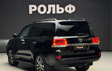 Toyota Land Cruiser 200, 2018 год, 6 800 000 рублей, 3 фотография