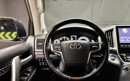 Toyota Land Cruiser 200, 2018 год, 6 800 000 рублей, 21 фотография
