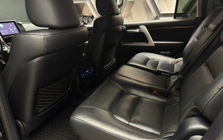 Toyota Land Cruiser 200, 2018 год, 6 800 000 рублей, 18 фотография