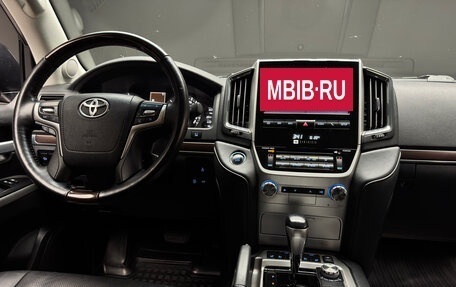 Toyota Land Cruiser 200, 2018 год, 6 800 000 рублей, 20 фотография