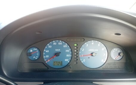 Nissan Serena II, 2001 год, 650 000 рублей, 14 фотография