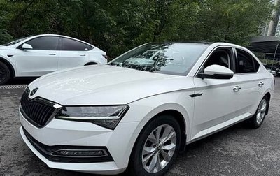 Skoda Superb III рестайлинг, 2021 год, 1 950 000 рублей, 1 фотография