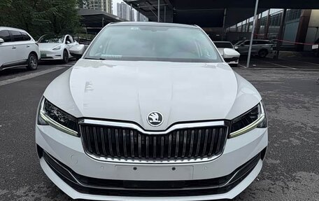 Skoda Superb III рестайлинг, 2021 год, 1 950 000 рублей, 2 фотография