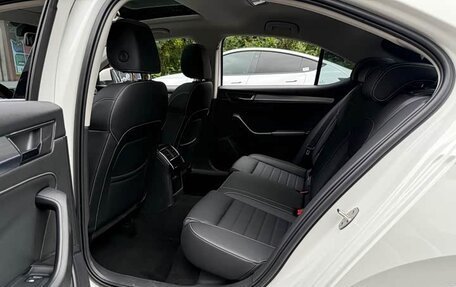 Skoda Superb III рестайлинг, 2021 год, 1 950 000 рублей, 13 фотография