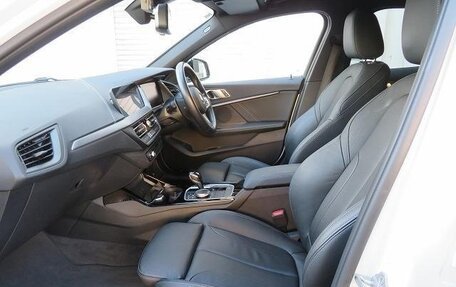 BMW 1 серия, 2021 год, 2 180 143 рублей, 10 фотография