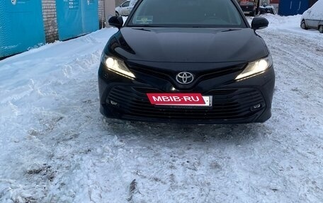 Toyota Camry, 2018 год, 2 450 000 рублей, 5 фотография