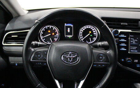 Toyota Camry, 2018 год, 2 190 000 рублей, 13 фотография