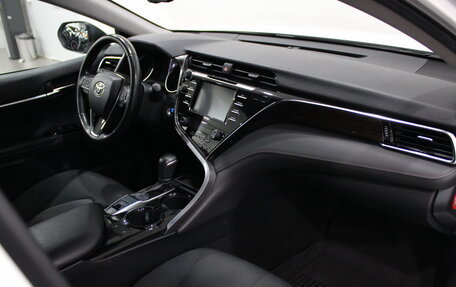 Toyota Camry, 2018 год, 2 190 000 рублей, 24 фотография