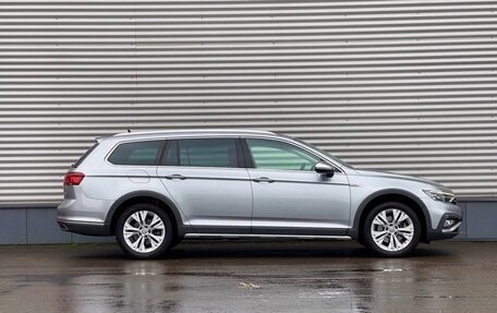 Volkswagen Passat B8 рестайлинг, 2020 год, 3 700 000 рублей, 4 фотография