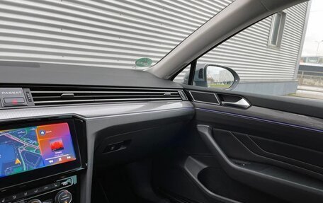 Volkswagen Passat B8 рестайлинг, 2020 год, 3 700 000 рублей, 16 фотография