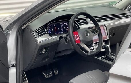 Volkswagen Passat B8 рестайлинг, 2020 год, 3 700 000 рублей, 12 фотография