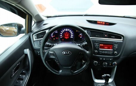 KIA cee'd III, 2015 год, 990 000 рублей, 10 фотография