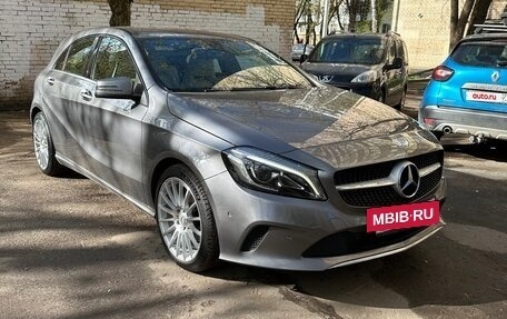 Mercedes-Benz A-Класс, 2015 год, 1 870 000 рублей, 2 фотография