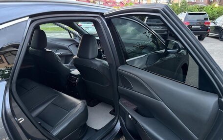 Lexus RX IV рестайлинг, 2023 год, 7 350 000 рублей, 12 фотография