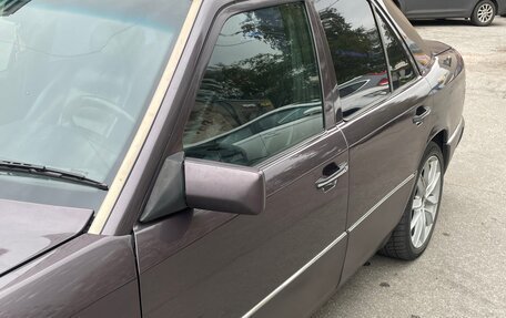 Mercedes-Benz E-Класс, 1993 год, 399 999 рублей, 2 фотография