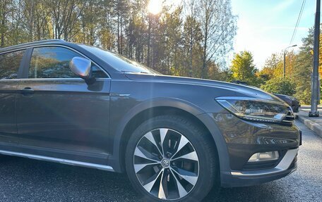 Volkswagen Passat B8 рестайлинг, 2017 год, 2 390 000 рублей, 36 фотография