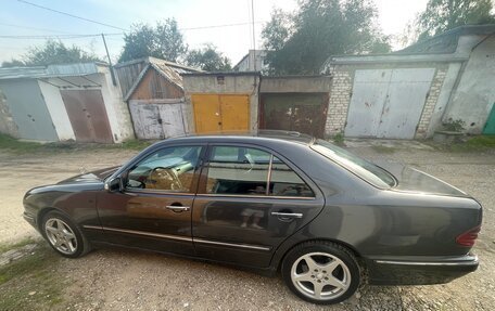 Mercedes-Benz E-Класс, 2001 год, 589 000 рублей, 5 фотография