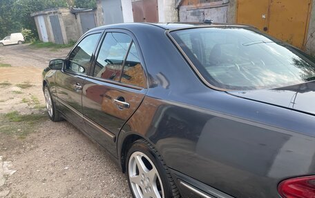 Mercedes-Benz E-Класс, 2001 год, 589 000 рублей, 3 фотография