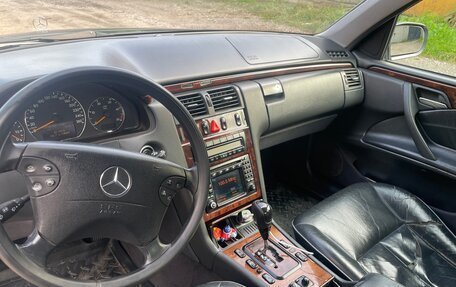 Mercedes-Benz E-Класс, 2001 год, 589 000 рублей, 6 фотография