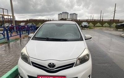Toyota Yaris III рестайлинг, 2013 год, 1 000 000 рублей, 1 фотография