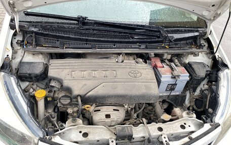Toyota Yaris III рестайлинг, 2013 год, 1 000 000 рублей, 15 фотография