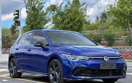Volkswagen Golf VIII, 2022 год, 1 850 000 рублей, 2 фотография