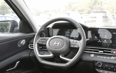 Hyundai Elantra, 2025 год, 2 100 000 рублей, 11 фотография