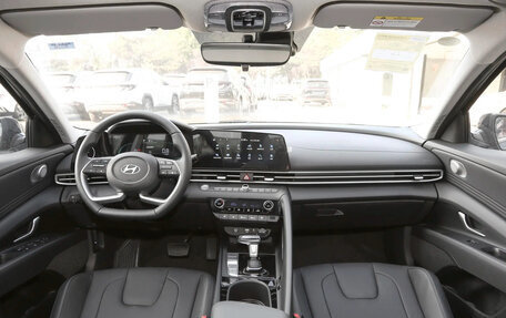 Hyundai Elantra, 2025 год, 2 100 000 рублей, 12 фотография