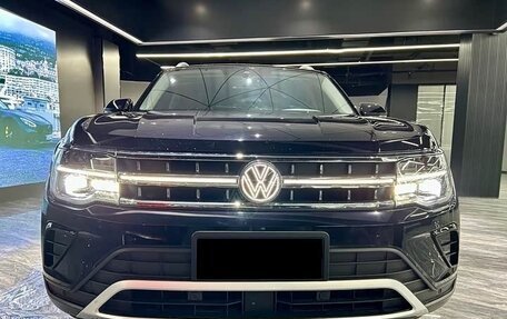 Volkswagen Teramont I, 2022 год, 3 800 000 рублей, 2 фотография