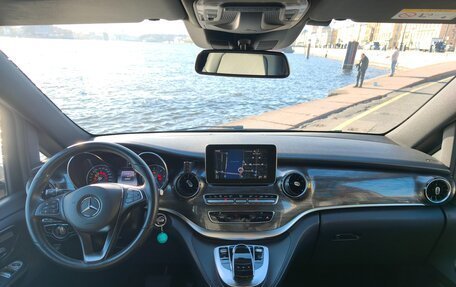 Mercedes-Benz V-Класс, 2019 год, 5 600 000 рублей, 15 фотография