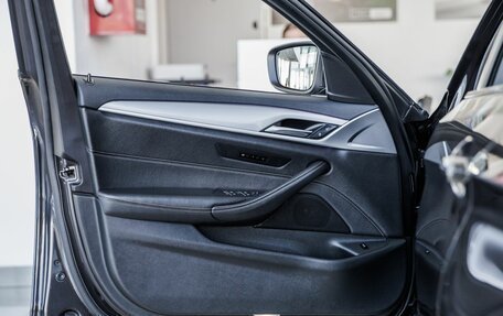 BMW 5 серия, 2018 год, 2 848 000 рублей, 32 фотография