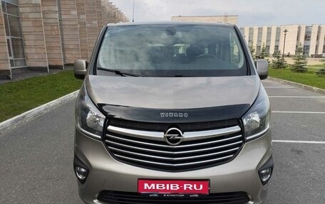 Opel Vivaro B, 2018 год, 2 320 000 рублей, 1 фотография