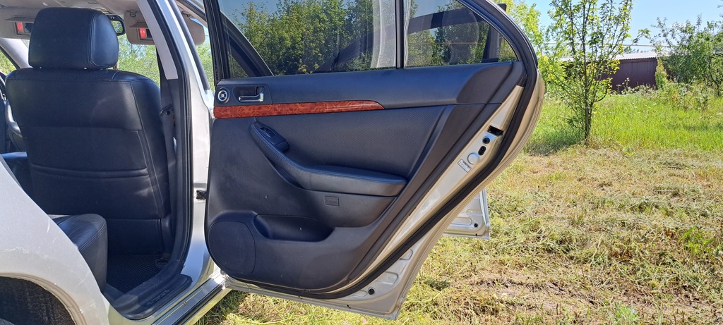 Toyota Avensis II, 2004 год, 700 000 рублей, 11 фотография