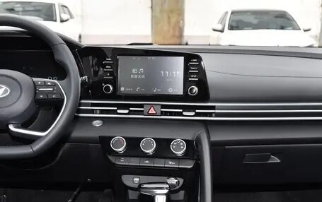 Hyundai Elantra, 2025 год, 2 050 000 рублей, 13 фотография