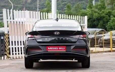 Hyundai Elantra, 2025 год, 2 050 000 рублей, 6 фотография