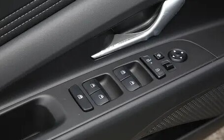 Hyundai Elantra, 2025 год, 2 050 000 рублей, 17 фотография