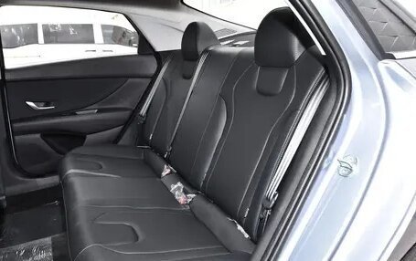 Hyundai Elantra, 2025 год, 2 050 000 рублей, 26 фотография