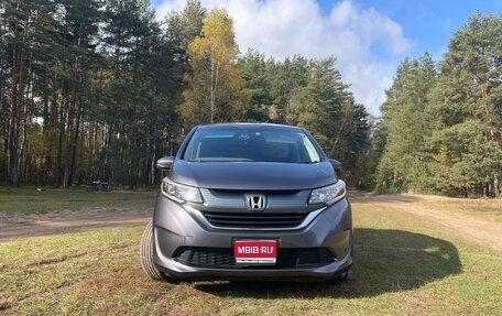 Honda Freed II, 2019 год, 1 925 000 рублей, 1 фотография